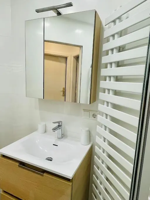 Cosy & New 2 Bedrooms In Center -9B Luxembourg Apartment